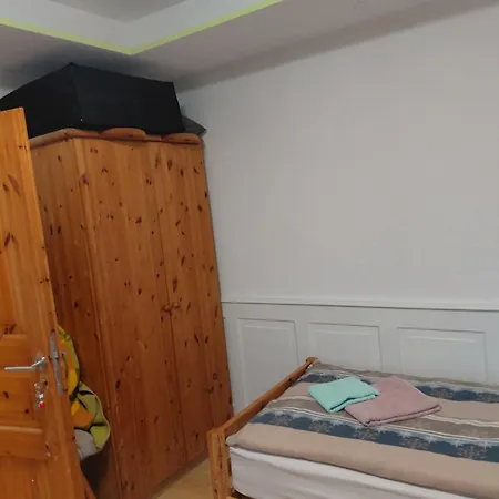 Leon Apartment