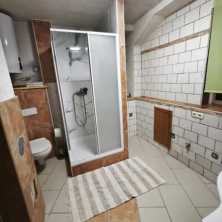 Leon Apartment *